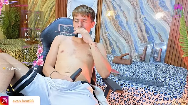 Chat XXX en directo de EVAN_TAY