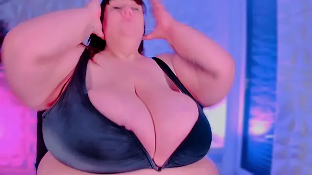BiggyMelon élő XXX-chatje