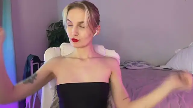 _Vikky_Moon_ Chat XXX live
