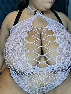 ChubbyTits28 Chat XXX in diretta