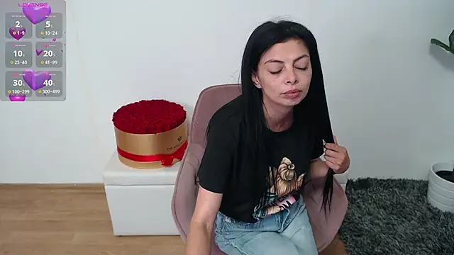 LadyLiia élő XXX-chatje