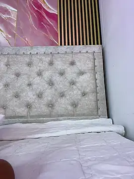 Rousse_blue Adlı Modelin Canlı XXX Sohbeti