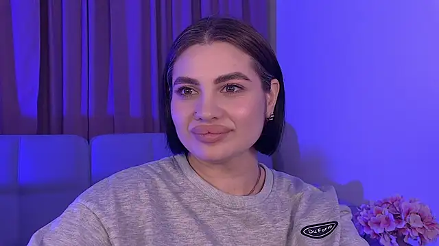 AdrianaToress Adlı Modelin Canlı XXX Sohbeti