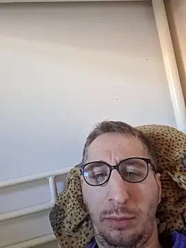 HoundingIniquityn Webbikameraesitys