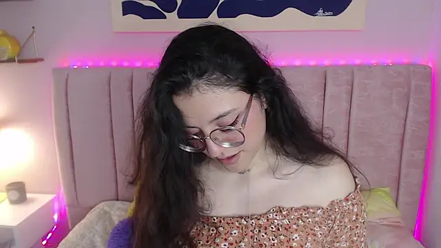 Angelie_Rosebrm Adlı Modelin Canlı XXX Sohbeti
