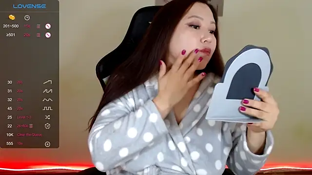 XXX chat uživo modela LisaAsianFlower