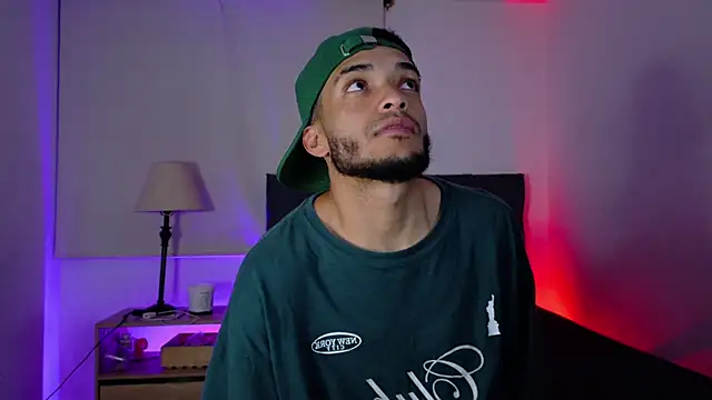 eross_chipre_'s Live XXX Chat