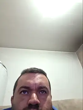 Show modela comeraba na web-kameri