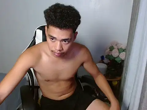 Webkamerová show curlyasian_njxx
