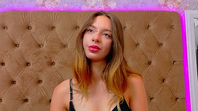 XXX chat uživo modela CoraVex