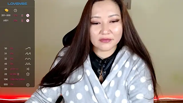Chat +18 de LisaAsianFlower ao vivo