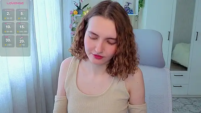 Emily_lune élő XXX-chatje