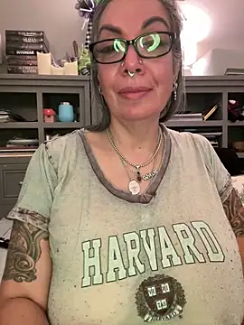 dieseldame1313 Adlı Modelin Canlı XXX Sohbeti