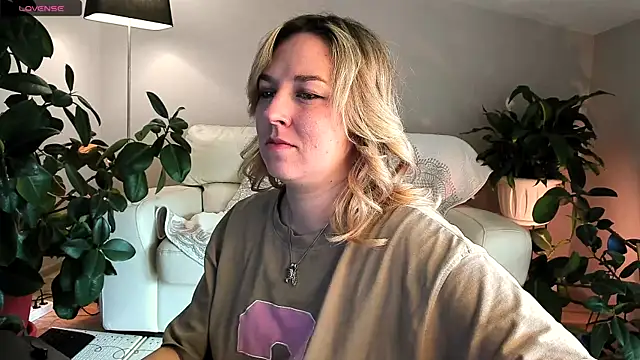 Czat XXX na żywo – 5_in_one