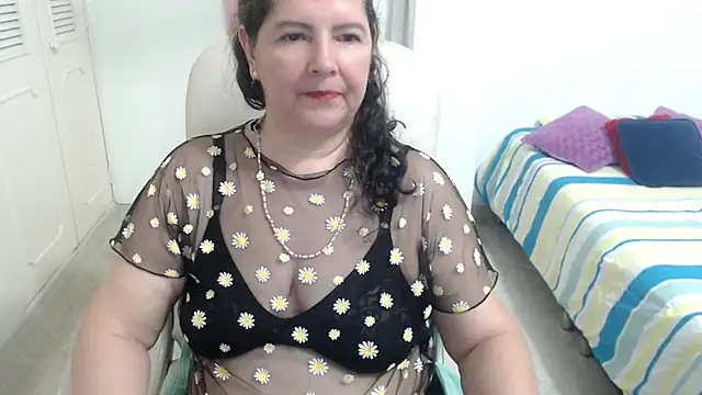 leonela_69のライブXXXチャット