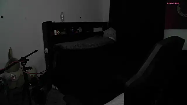 DevilPup75_ 라이브 XXX 채팅