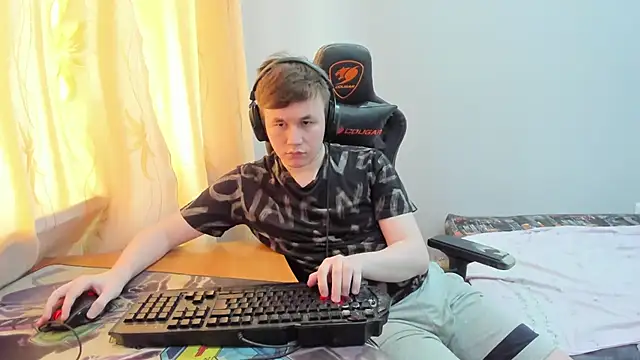iliaskrislove Adlı Modelin Web Kamerası Şovu