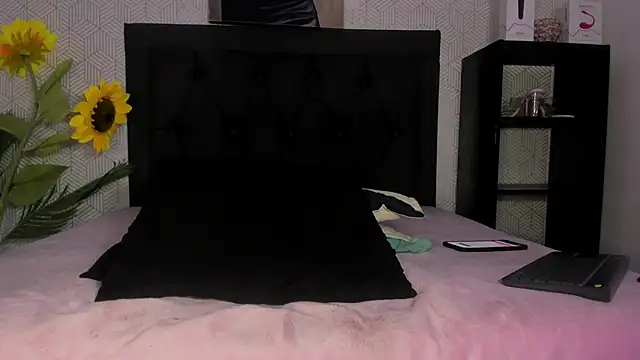 Selena_fox7 élő XXX-chatje
