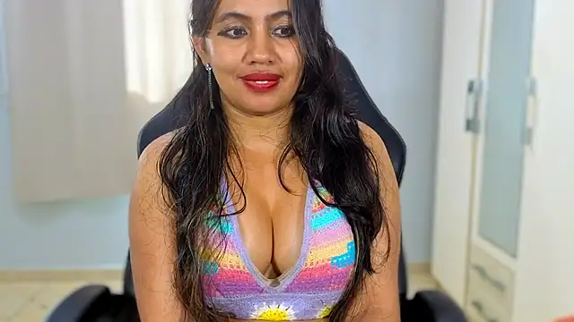 دردشة FannyXhot الجنسية المباشرة