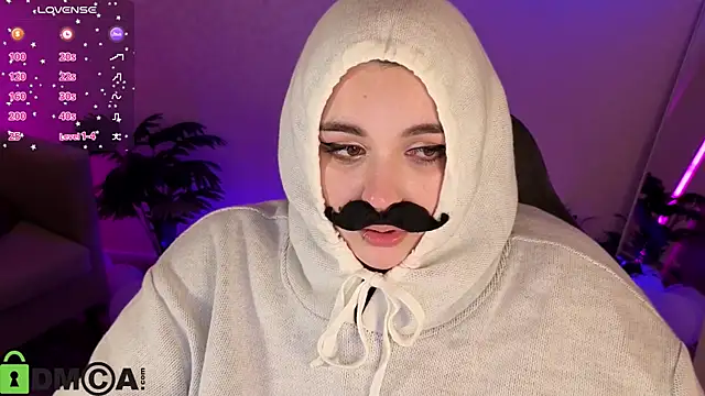 Mia_R0ss élő XXX-chatje