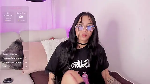 Chat +18 de Lillypinky1 ao vivo