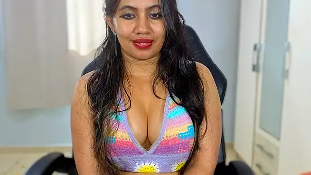 دردشة FannyXhot الجنسية المباشرة