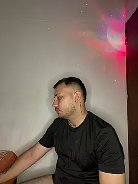maximo_torreychelli Adlı Modelin Canlı XXX Sohbeti