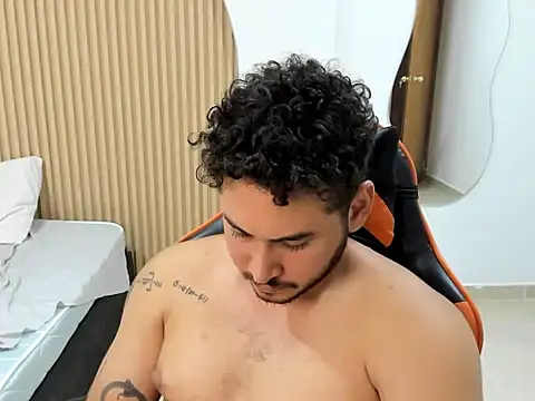 ashlan_king Adlı Modelin Canlı XXX Sohbeti