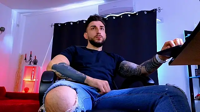 Онлайн чат XXX MightyAaron66