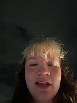 Chat +18 de Cutiepiespanks ao vivo