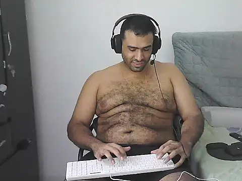IronSideBear Adlı Modelin Canlı XXX Sohbeti