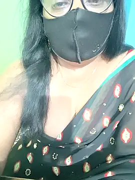 sexxyrenukaa: διαδικτυακό σόου στην κάμερα