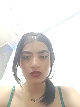 Chatroom XXX en direct de honeyluxe_
