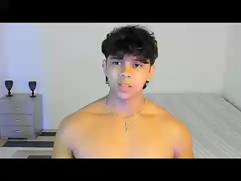 noahprada webcam show