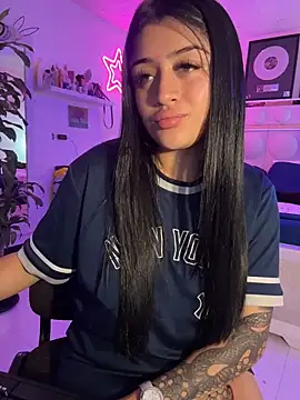 lucianaroy live XXX chat