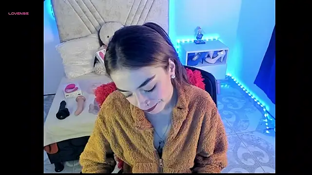 Mia_Victoria22 élő XXX-chatje