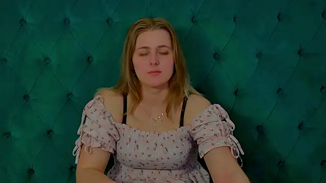 EllaBells' Live XXX Chat
