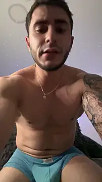 Latino_stud4u's Live XXX Chat