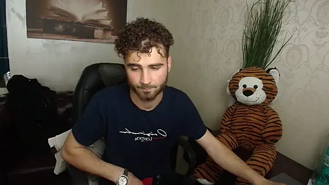 KyloEast Webcam show
