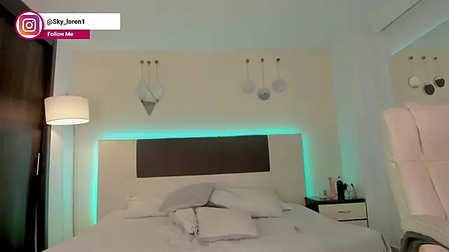 Sky_Loren élő XXX-chatje