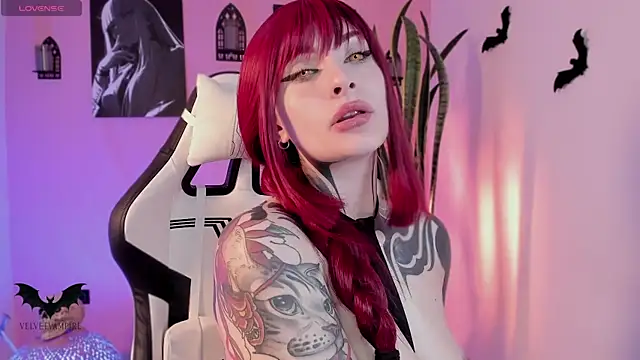 VelvetVampiree webcam show