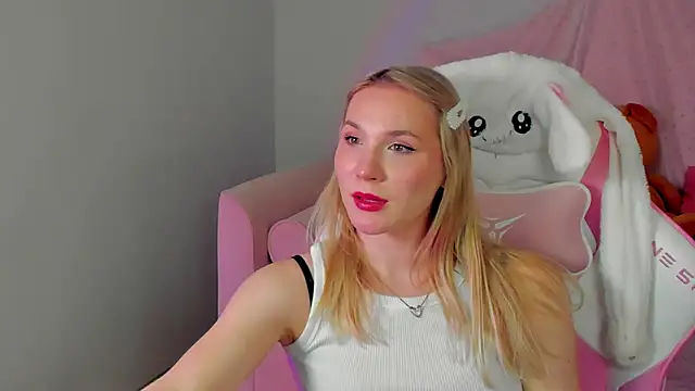 ElaraVoltagen Webbikameraesitys