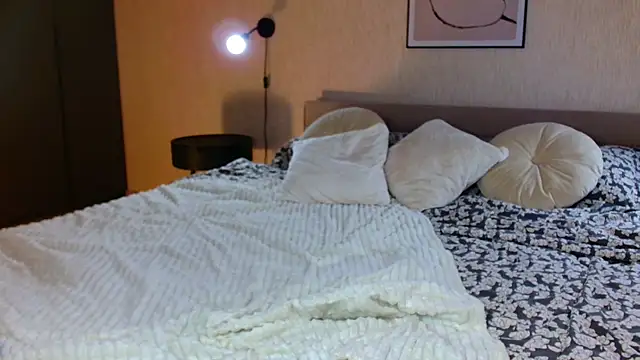 XXX chat uživo modela mynameloveeeeee