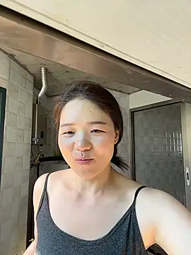 xiaochengzi505 在線直播表演
