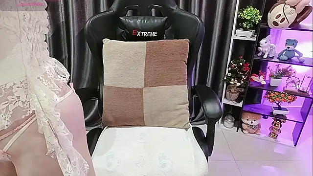 Yuki-yio Adlı Modelin Canlı XXX Sohbeti