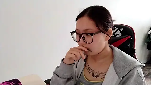 AdelineCanupn Live XXX chat
