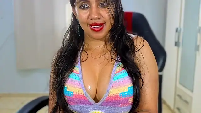 Show modela FannyXhot na web-kameri