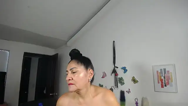 mature_bigboobs10 Adlı Modelin Canlı XXX Sohbeti
