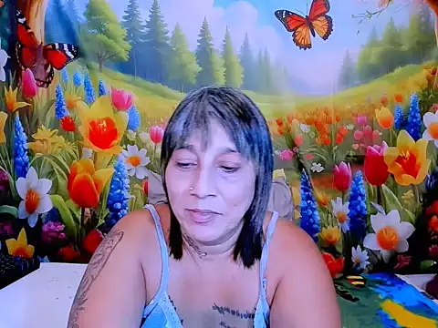 indianroxy's Live XXX Chat