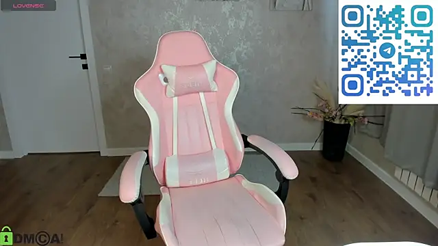 Crystal-Lace Chat XXX live